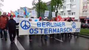 Impressionen vom Ostermarsch in Berlin