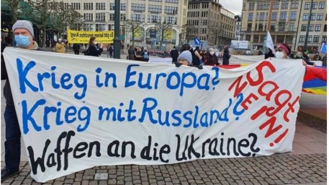 KEINE WAFFEN IN DIE UKRAINE!