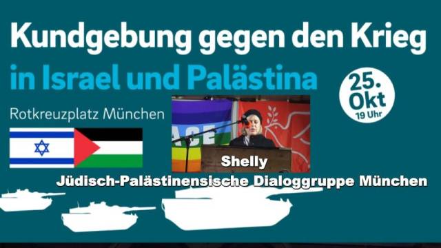 Shelly von der Jüdisch-Palästinensischen Dialoggruppe liest einen Text ihrer Mutter Judith Bernstein