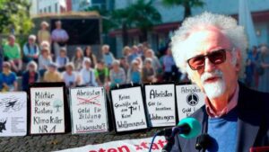 Wolfgang Däubler: "Das ist eine Politik des Kaputtmachens ..."