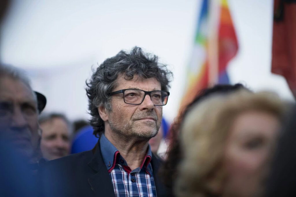 dehm demo Dieter Dehm auf einer Kundgebung und Demonstration der Bundestagsfraktion der Partei Die Linke.